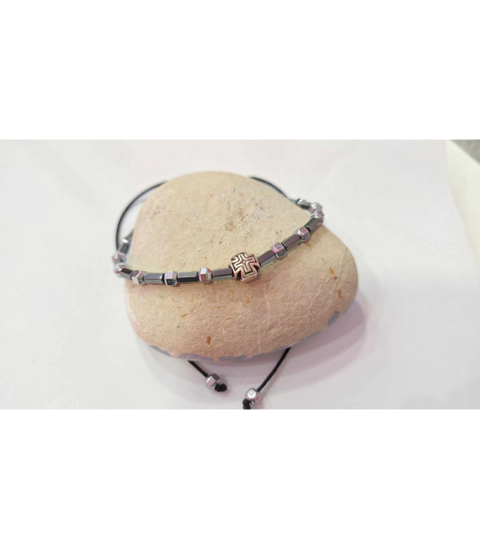 Βραχιόλι με σταυρό, σωληνάκια και χάντρες αιματίτη σε σχοινάκι