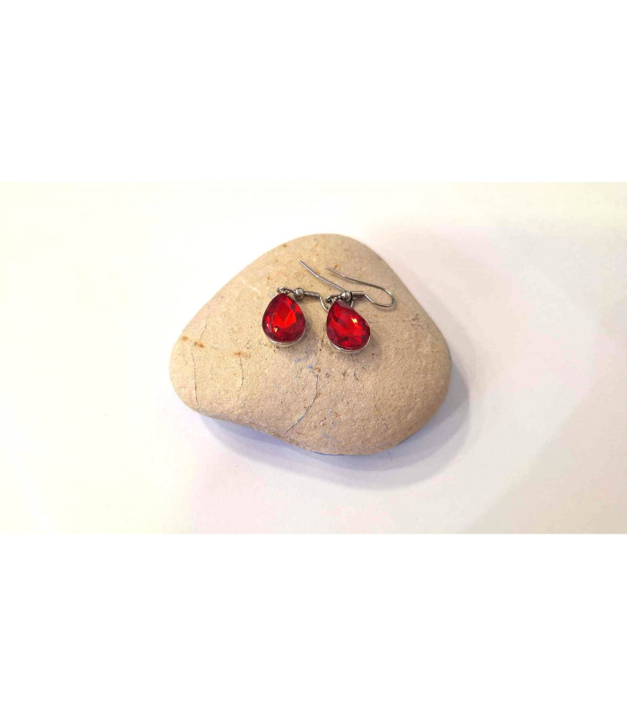 Σκουλαρίκια κρεμαστά δάκρυ από ατσάλι με κόκκινη πέτρα